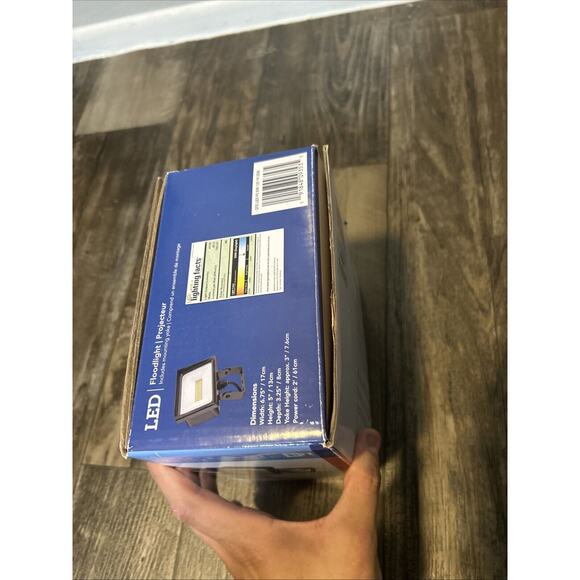 Lithonia Lighting LED FLOODLIGHT Projector / Projecteur 40 W - Picture 5 of 6